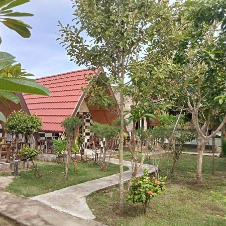 Meno Smile Cottages ギリ島 エクステリア 写真